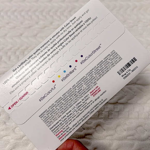 Color Street Holiday Nails - Wrap it up - Picture 5 of 5